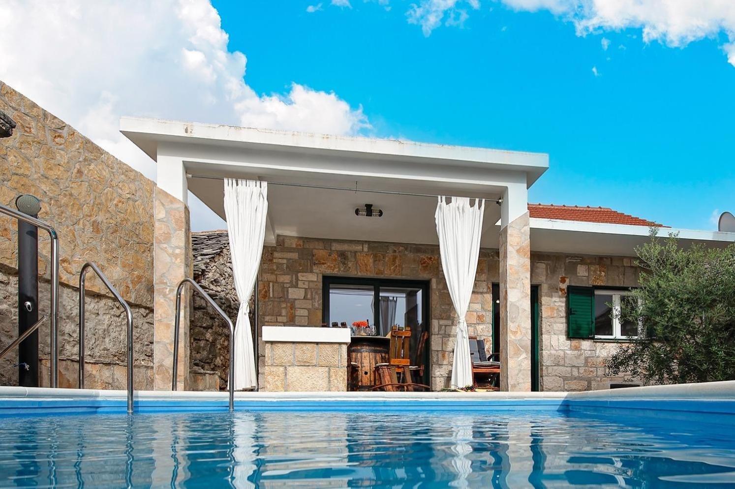 Villa Oaza Primosten With Heated Pool Екстер'єр фото