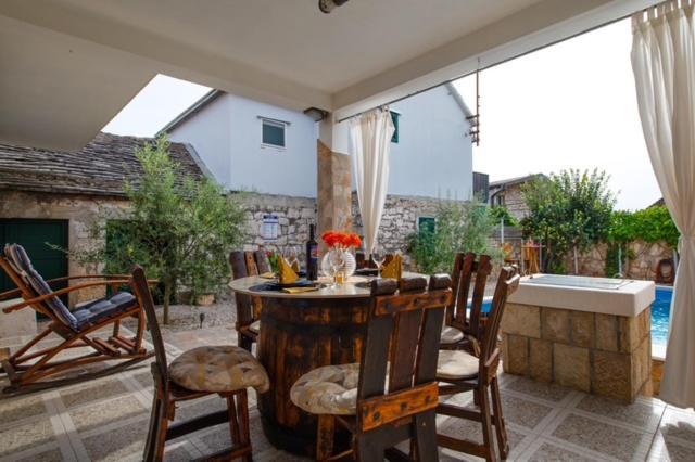 Villa Oaza Primosten With Heated Pool Екстер'єр фото