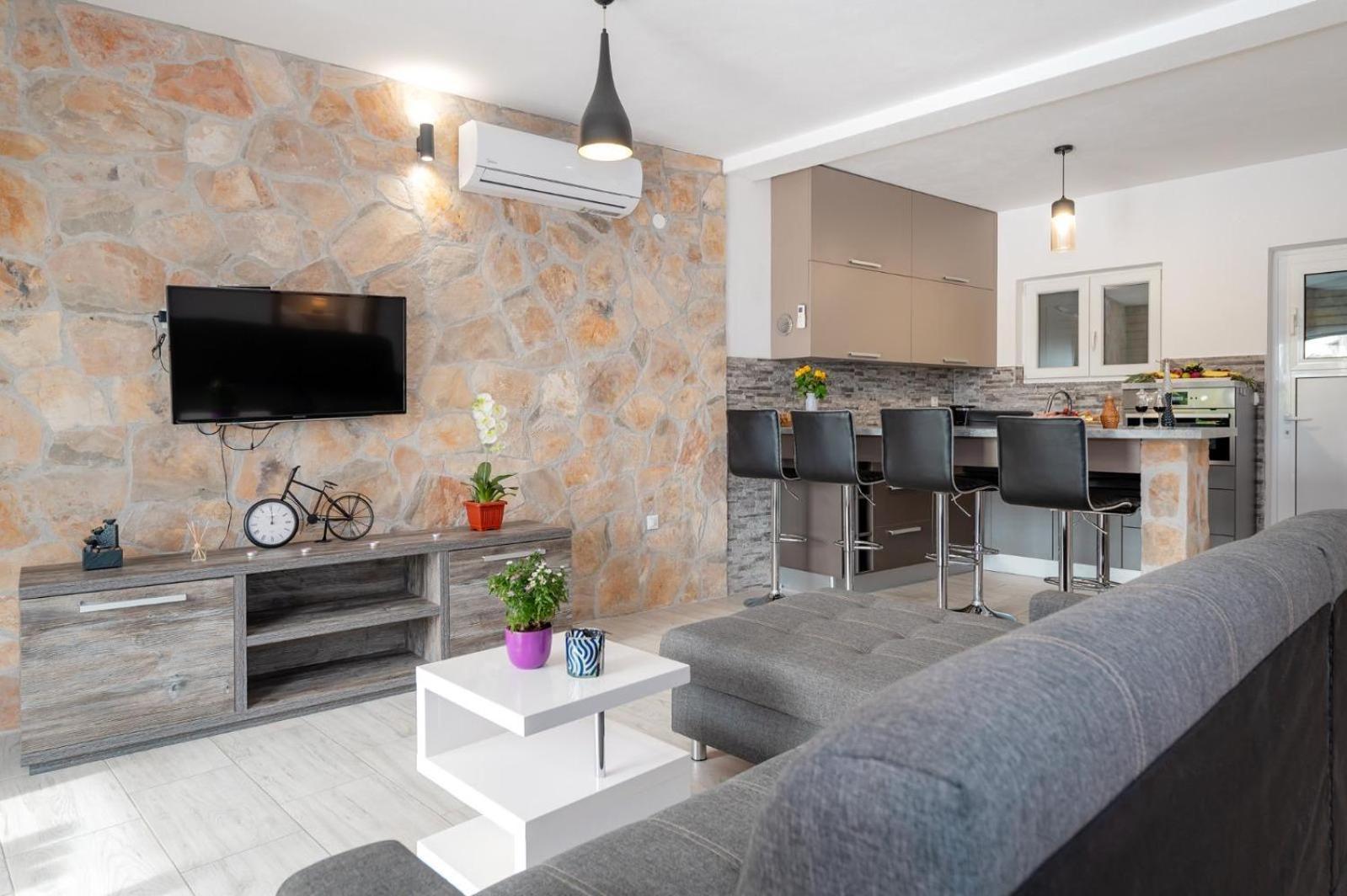 Villa Oaza Primosten With Heated Pool Екстер'єр фото
