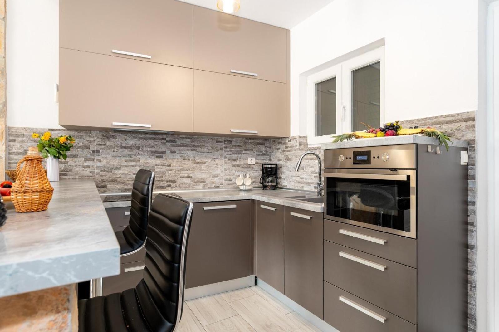 Villa Oaza Primosten With Heated Pool Екстер'єр фото