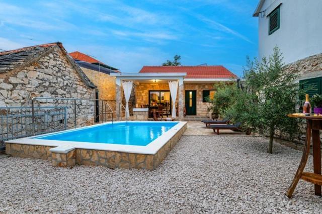Villa Oaza Primosten With Heated Pool Екстер'єр фото