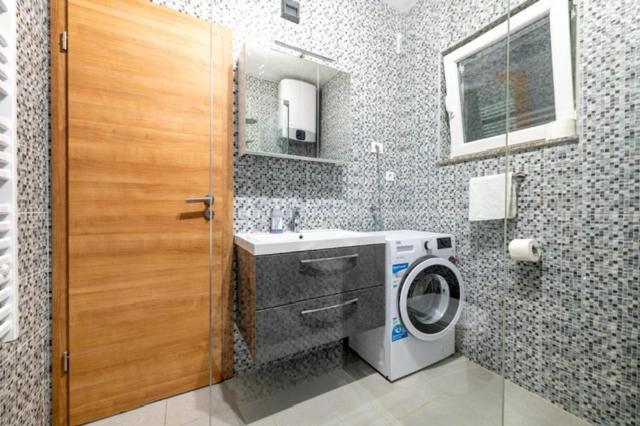 Villa Oaza Primosten With Heated Pool Екстер'єр фото