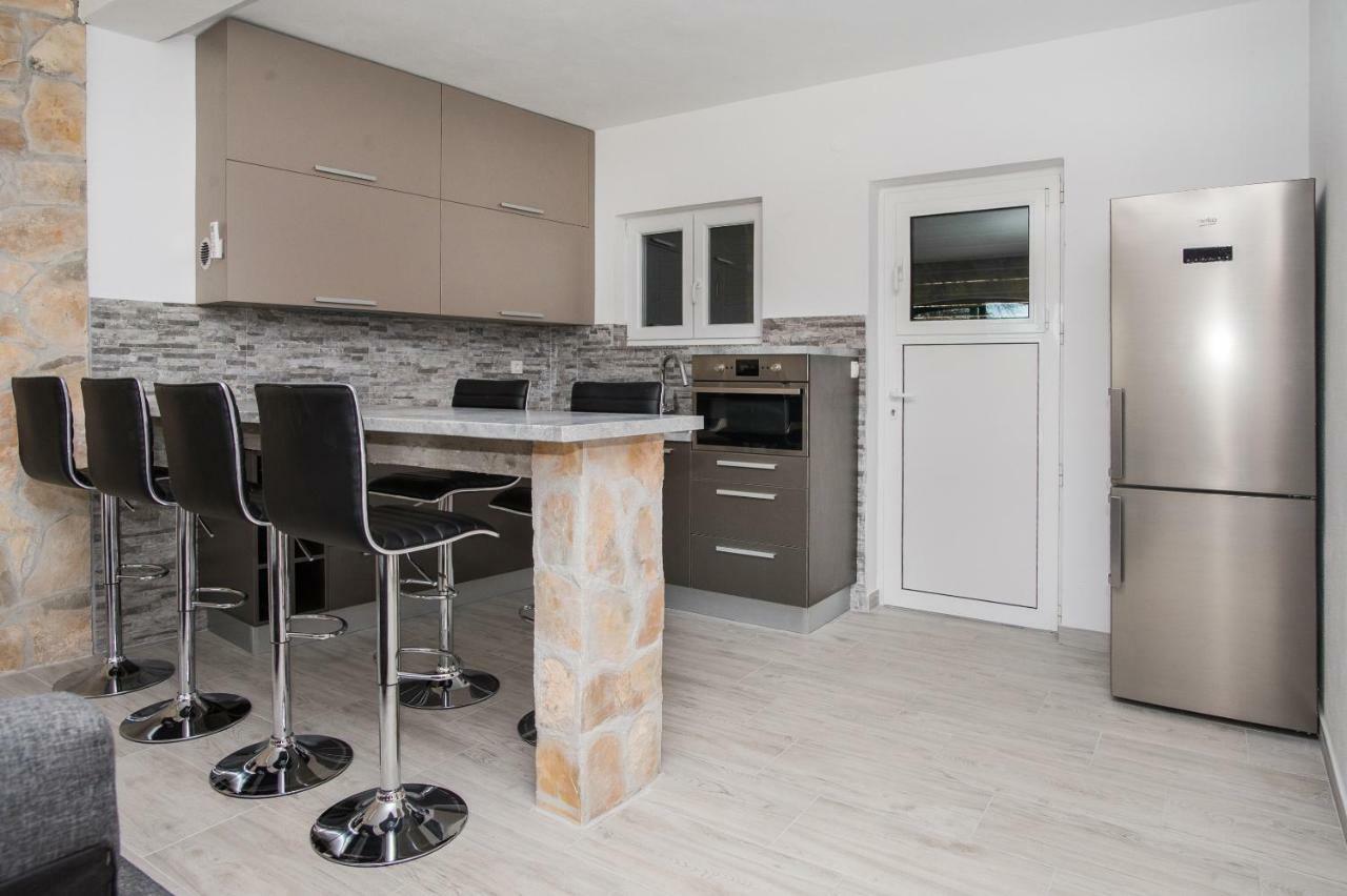 Villa Oaza Primosten With Heated Pool Екстер'єр фото