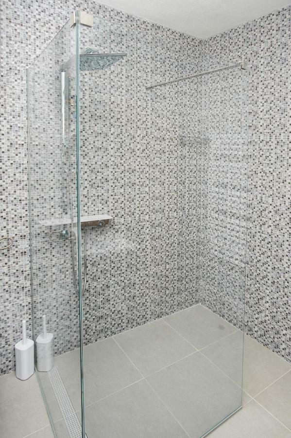 Villa Oaza Primosten With Heated Pool Екстер'єр фото