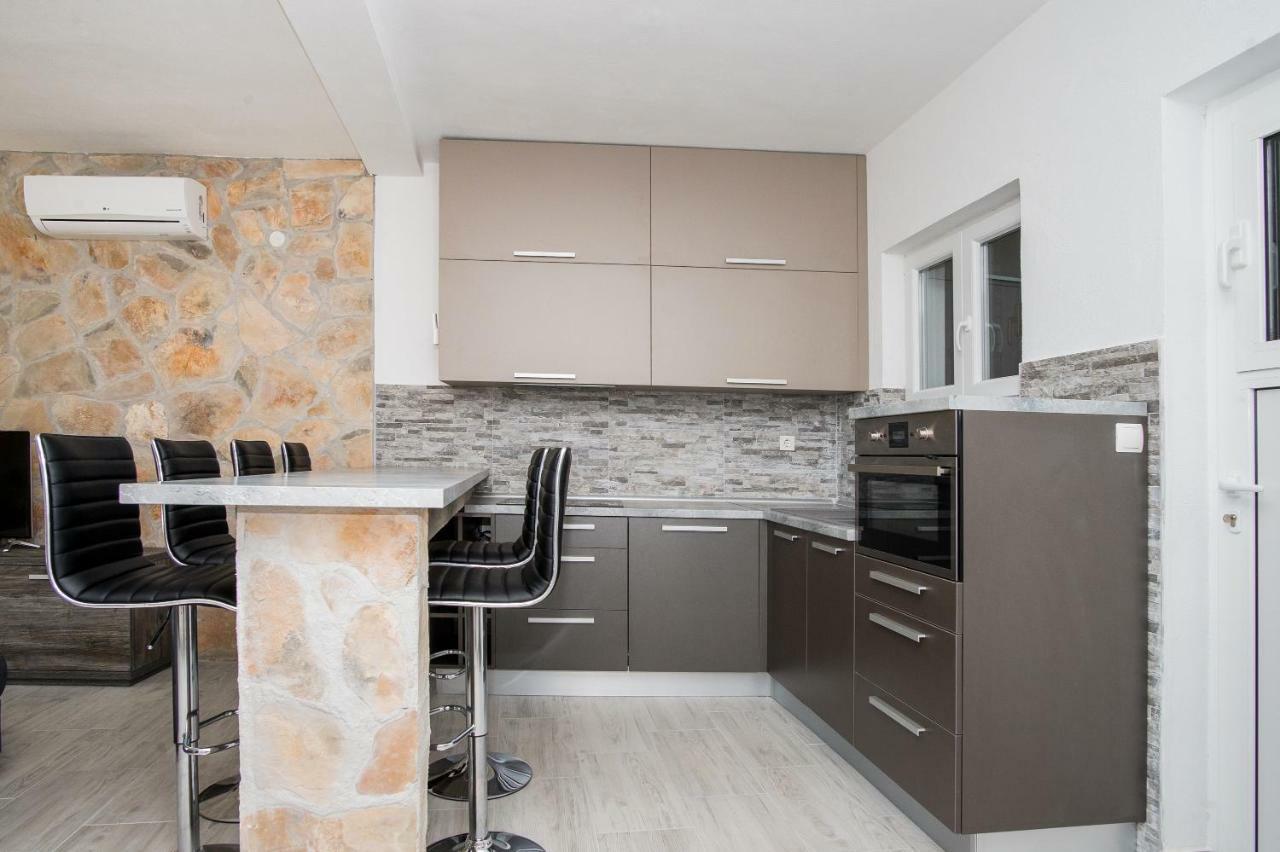 Villa Oaza Primosten With Heated Pool Екстер'єр фото
