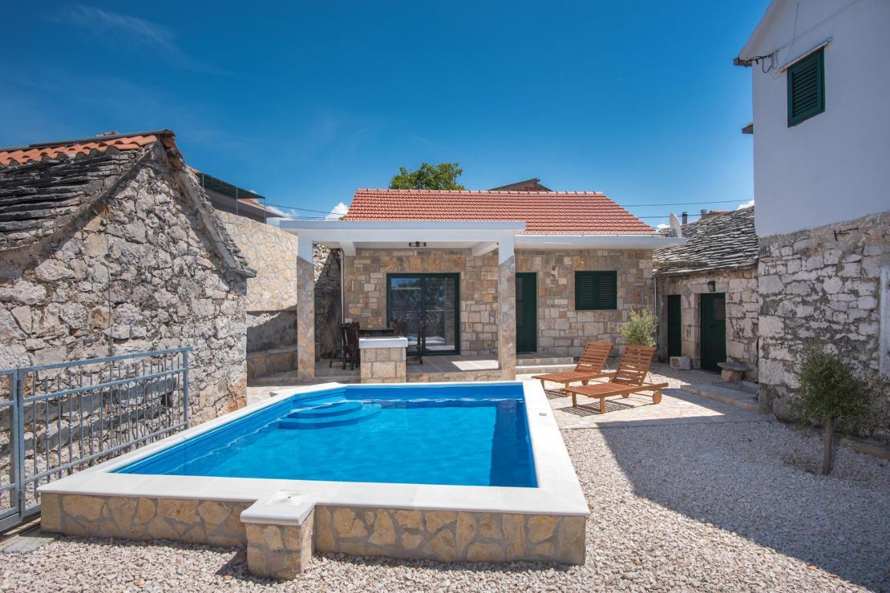 Villa Oaza Primosten With Heated Pool Екстер'єр фото